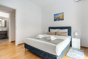 Cozyopolis - Timeless 3-BR in Athens