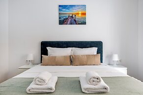 Cozyopolis - Timeless 3-BR in Athens