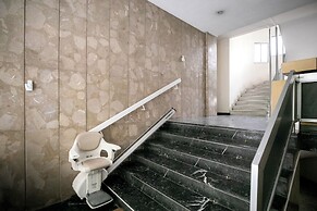 Cozyopolis - Timeless 3-BR in Athens