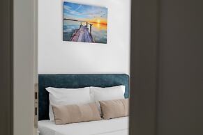 Cozyopolis - Timeless 3-BR in Athens