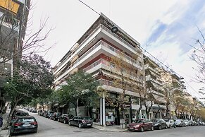 Cozyopolis - Timeless 3-BR in Athens