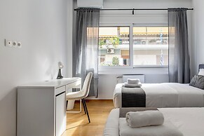 Cozyopolis - Timeless 3-BR in Athens