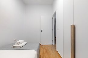 Cozyopolis - Timeless 3-BR in Athens