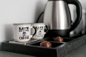 Cozyopolis - Timeless 3-BR in Athens