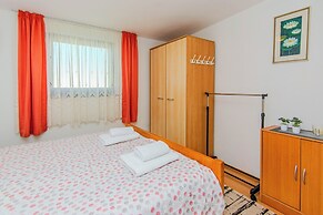 Apartments Ladika