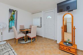Apartments Ladika