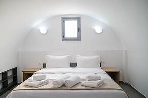 The Noverian Bios Caldera Sunset Suites