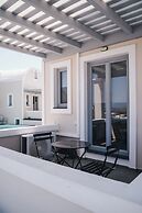 The Noverian Bios Caldera Sunset Suites