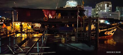 Sabai Sabai Liveaboard Bangkok