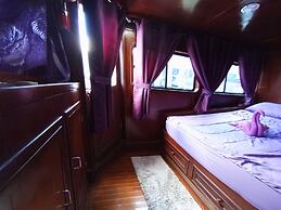 Sabai Sabai Liveaboard Bangkok