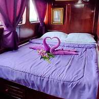 Sabai Sabai Liveaboard Bangkok