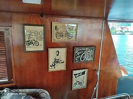 Sabai Sabai Liveaboard Bangkok