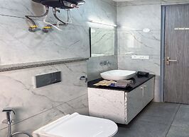 Housr 36 Studio Rooms Bangalore Near Leela Palace