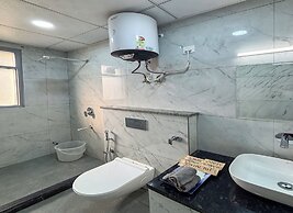 Housr 36 Studio Rooms Bangalore Near Leela Palace