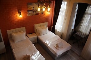 Taksim BrickTown Suite
