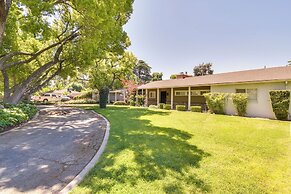 8 Mi to Dtwn: Spacious Home w/ Fire Pit in Fresno!