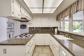 8 Mi to Dtwn: Spacious Home w/ Fire Pit in Fresno!