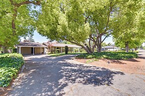 8 Mi to Dtwn: Spacious Home w/ Fire Pit in Fresno!