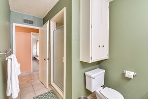 8 Mi to Dtwn: Spacious Home w/ Fire Pit in Fresno!