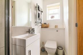 Light-filled Family-friendly Beach House