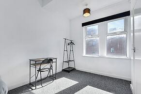 Grove Apartments