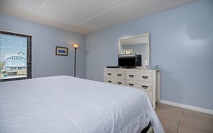 Island Winds East 211 3 Bedroom Condo
