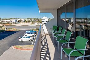 Island Winds East 211 3 Bedroom Condo