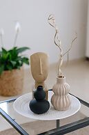 La Hacienda Cozy Home