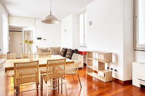 JOIVY Bright Flat near Parco Sempione