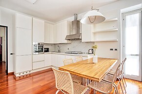 JOIVY Bright Flat near Parco Sempione