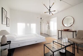 Affordable SoFo Stays
