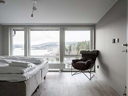 Tott Mountain Retreat – Ski-In, Ski-Out