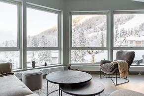 Tott Mountain Retreat – Ski-In, Ski-Out
