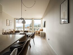 Tott Mountain Retreat – Ski-In, Ski-Out