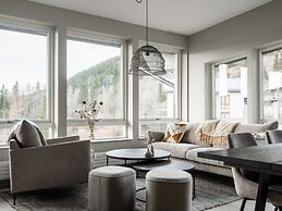Tott Mountain Retreat – Ski-In, Ski-Out