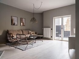 Tott Mountain Retreat – Ski-In, Ski-Out