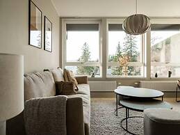 Tott Mountain Retreat – Ski-In, Ski-Out