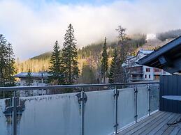 Tott Mountain Retreat – Ski-In, Ski-Out