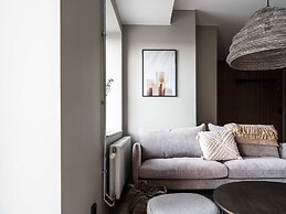 Tott Mountain Retreat – Ski-In, Ski-Out