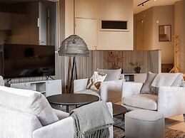 Tott Mountain Retreat – Ski-In, Ski-Out