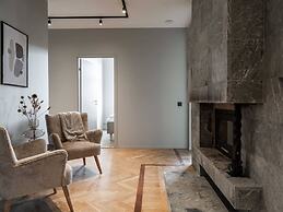 Tott Mountain Retreat – Ski-In, Ski-Out