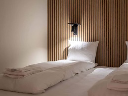 Tott Mountain Retreat – Ski-In, Ski-Out