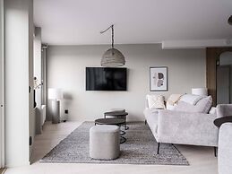 Tott Mountain Retreat – Ski-In, Ski-Out