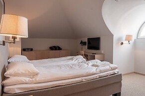 Tott Mountain Retreat – Ski-In, Ski-Out
