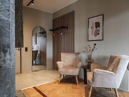 Tott Mountain Retreat – Ski-In, Ski-Out