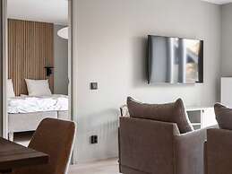 Tott Mountain Retreat – Ski-In, Ski-Out