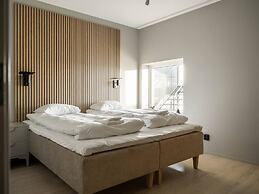 Tott Mountain Retreat – Ski-In, Ski-Out