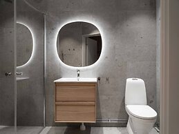 Tott Mountain Retreat – Ski-In, Ski-Out