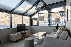 Tott Mountain Retreat – Ski-In, Ski-Out