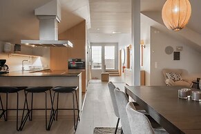 Tott Mountain Retreat – Ski-In, Ski-Out